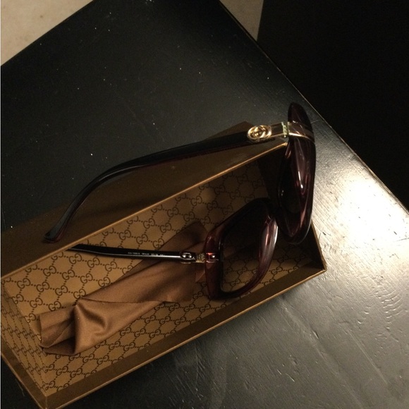 Womens designer sunglasses. Gucci model #GG3188/S - Picture 5 of 6